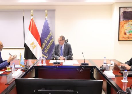 وزير الاتصالات يبحث مع البنك الدولي مشروعات تطوير البنية التحتية وبناء القدرات الرقمية