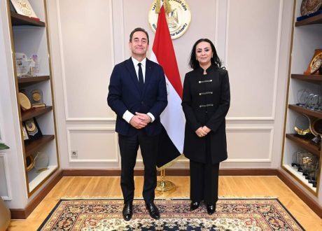 وزيرة التضامن تناقش مع السفير الفرنسي سبل التعاون في مجالات التمكين الاقتصادي