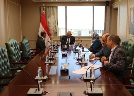 وزير الكهرباء يبحث مع الشركة العربية للهندسة جودة التشغيل وخفض استهلاك الوقود فى محطات التوليد