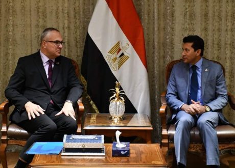 وزارة الشباب وبرنامج الأمم المتحدة للمستوطنات البشرية يتعاونان لدعم تنمية المدن المستدامة