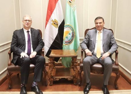 وزير الزراعة يبحث مع السفير الهولندي بالقاهرة سبل التعاون المشترك