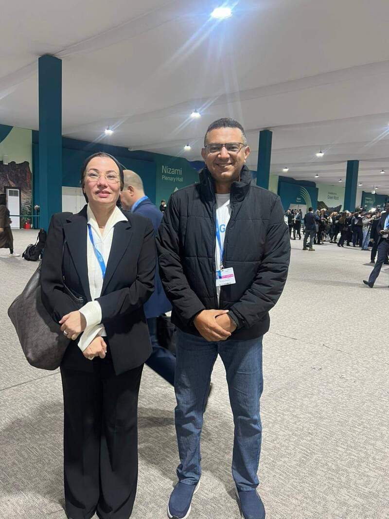 “وزيرة البيئة” تلتقى المغامر المصري على عبده بباكو على هامش مشاركتها فى  Cop29