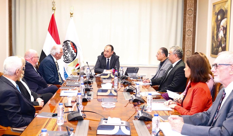وزير قطاع الأعمال العام يبحث مع شركات ألمانية التعاون في إنتاج وتصدير الهيدروجين الأخضر