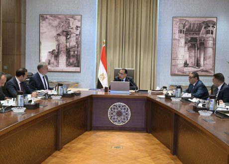 مدبولي يتابع موقف أنشطة البحث والاستكشاف عن الثروات الطبيعية والمعادن النفيسة