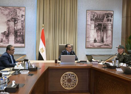 رئيس الوزراء يتابع موقف المشروعات المنفذة من جانب الهيئة الهندسية للقوات المسلحة
