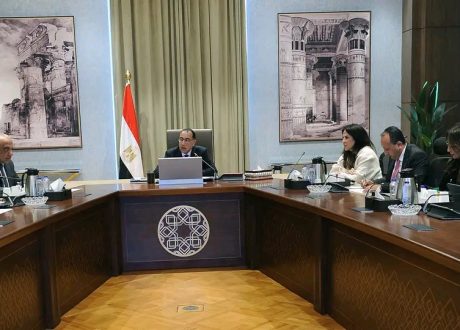 «مدبولي» يُتابع إجراءات طرح محطة جبل الزيت لتوليد الكهرباء من طاقة الرياح