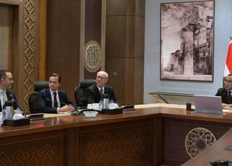 مدبولي يلتقي مُمثل” نيسان العالمية” لاستعراض التوسّعات الجديدة للشركة في مصر