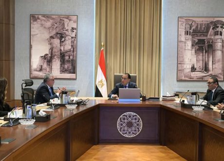 رئيس هيئة قناة السويس: نعمل على توطين صناعة الهيدروجين الأخضر في المناطق الصناعية والموانئ