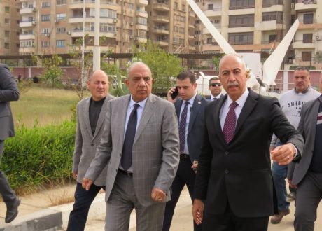 وزير الكهرباء يتفقد سير العمل في هيئة تنمية واستخدام الطاقة الجديدة والمتجددة