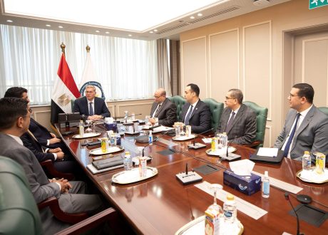 وزير البترول يبحث مع مستثمرين سعوديين التعاون في عدة مجالات