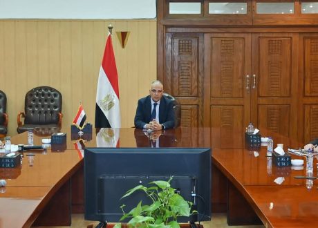 وزير الري :ضرورة اختيار المحاصيل المناسبة للزراعة و الاعتماد على الممارسات الزراعية الحديثة ودراسة معدلات الملوحة في التربة الزراعية