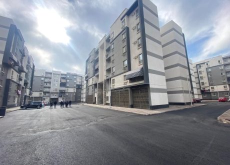 وزير الإسكان : المشروعات تهدف إلى توفير وحدات سكنية تلبي رغبات المواطنين وفقاً لتوجيهات الرئيس السيسي