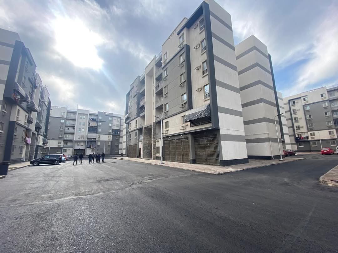 وزير الإسكان : المشروعات تهدف إلى توفير وحدات سكنية تلبي رغبات المواطنين وفقاً لتوجيهات الرئيس السيسي