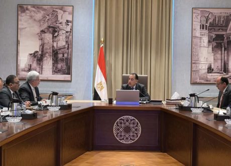 مدبولي يستعرض خطة تطوير مستشفيات “قصر العيني”.. وأرض جديدة لتوسعات “جامعة حلوان”