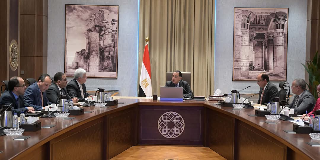 مدبولي يستعرض خطة تطوير مستشفيات “قصر العيني”.. وأرض جديدة لتوسعات “جامعة حلوان”