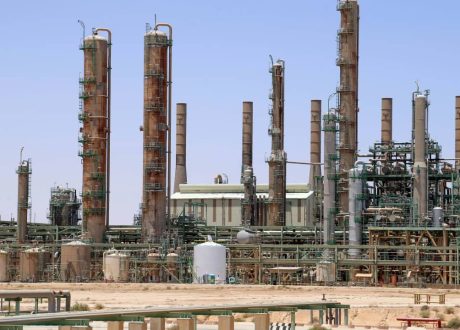 وزير النفط الليبي : ليبيا تحتاج بين 3 و4 مليارات دولار للوصول إلى معدل إنتاج نفطي يبلغ 1.6 مليون برميل يومياً