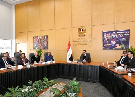 وزير الإسكان يعقد اجتماعا موسعا لمتابعة الموقف التنفيذي لمشروع تطوير موقع التجلي الأعظم
