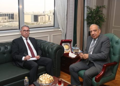 وزير الكهرباء : نعمل مع الشركات الصينية فى مشروعات التحول الرقمي للشبكات والضخ والتخزين وتوطين صناعة المهمات الكهربائية وبطاريات الطاقة