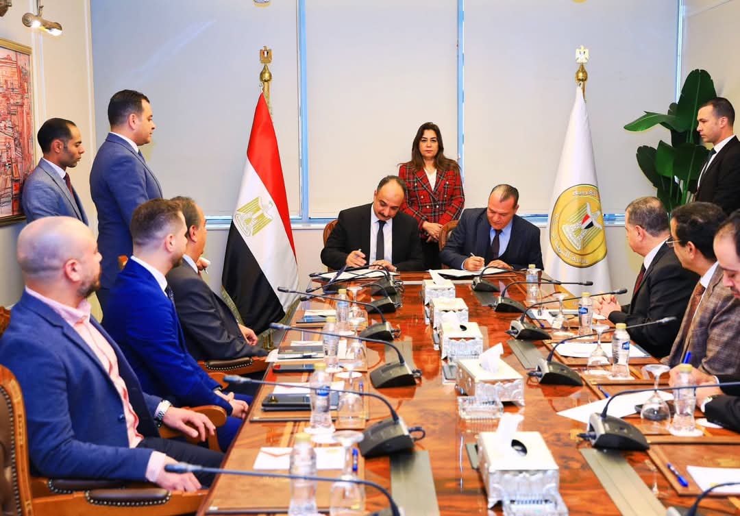 “وزيرة التنمية المحلية” تشهد التوقيع علي بروتوكول تعاون بين الوزارة وشركة ” إيزي كاش” لتسهيل خدمات الدفع والتحصيل الالكترونى بالمحافظات