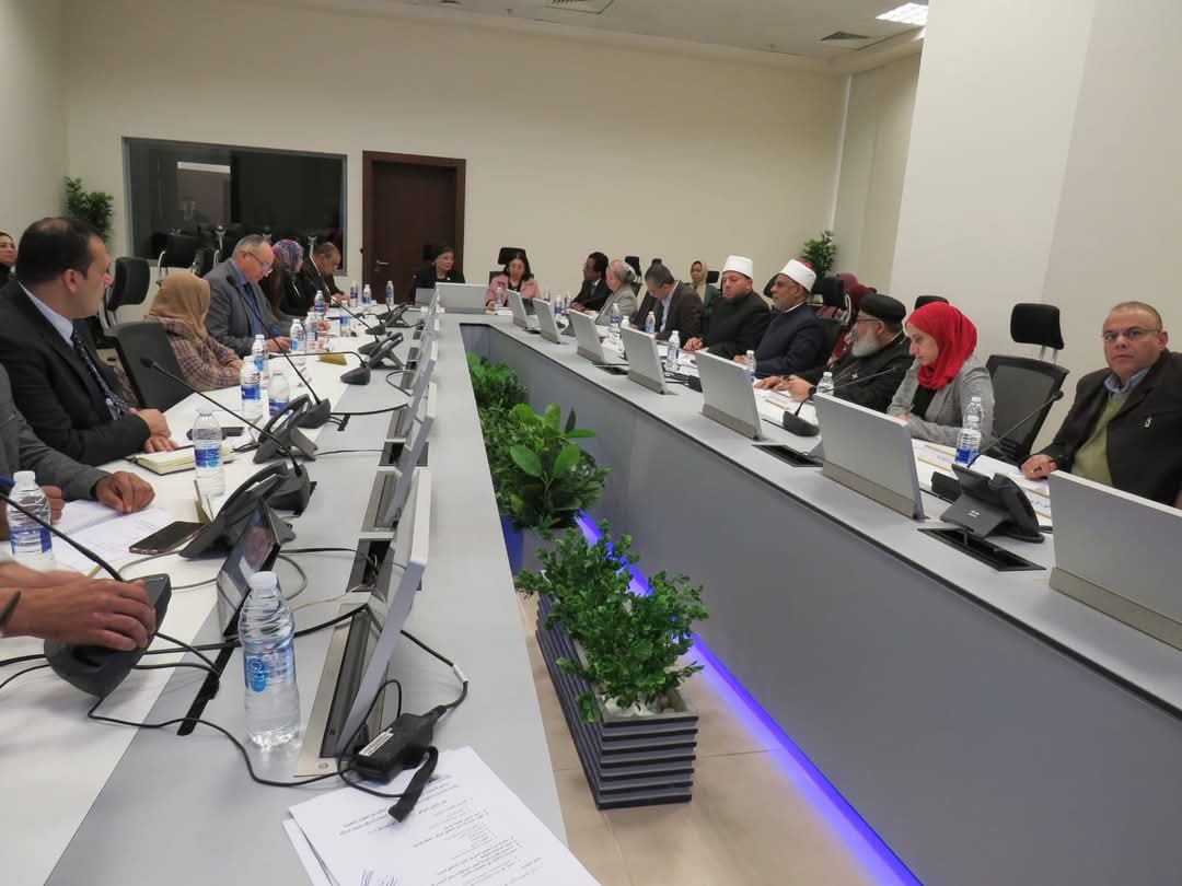 “نائب وزير الصحة” تناقش مع الجهات التنفيذية الخطة العاجلة لتحقيق أهداف الاستراتيجية الوطنية للسكان والتنمية 2030