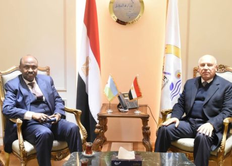 ” وزير الصناعة ” يلتقي سفير جمهورية جيبوتي بالقاهرة لبحث تدعيم التعاون المشترك في مجالات النقل المختلفة