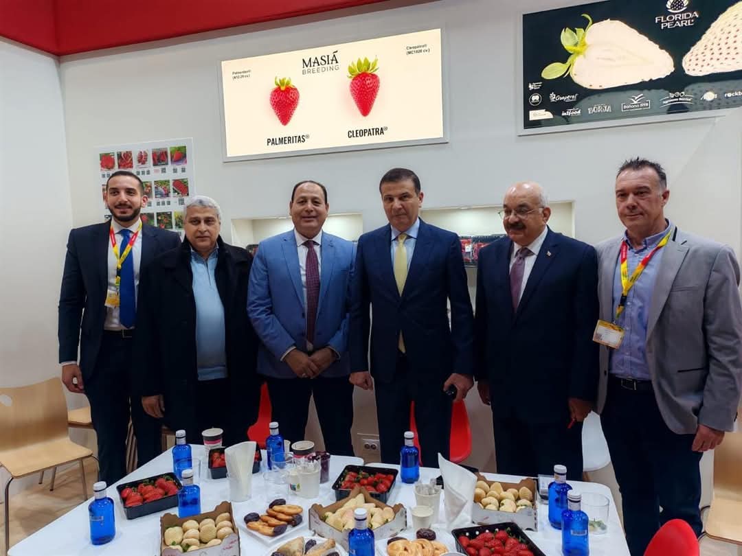 وزير الزراعة يبحث زيادة تصدير شتلات الفراولة والموالح بالتعاون مع جامعة فلوريدا الأمريكية