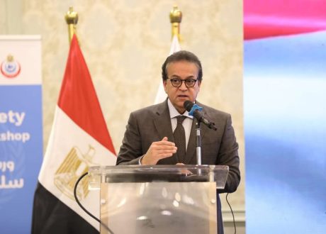 وزير الصحة : القيادة السياسية تسعى إلى تحقيق إستدامة عادلة ومنصفة لكافة خدمات الرعاية الصحية لتحقيق خطة التنمية المستدامة 2030
