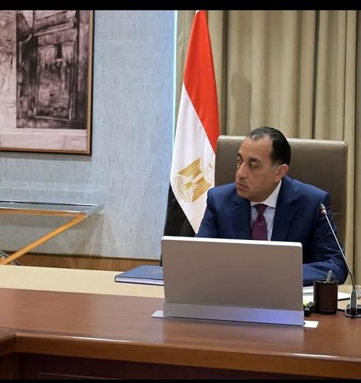 “مدبولي” يتابع مع نائب رئيس الوزراء وزير الصحة والسكان الموقف التنفيذي لعدد من مشروعات الوزارة