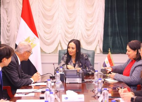 “وزيرة التضامن” تلتقي السفير الياباني بالقاهرة  لبحث سبل التعاون في عدد من المجالات المشتركة