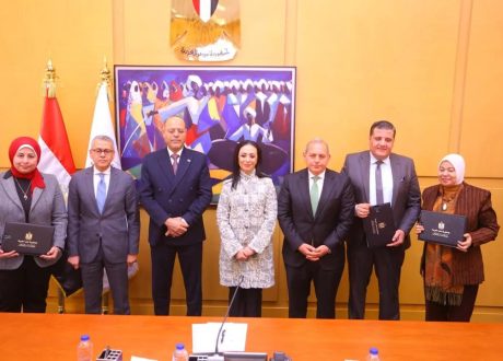 وزيرا التضامن و العمل يشهدان توقيع بروتوكول تعاون بين وزارتي التضامن والعمل ومؤسسة صناع الخير للتنمية