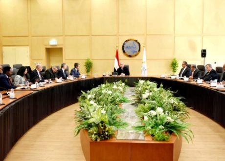 “كامل الوزير” يبحث مع وفد من البنك الدولي اخر المستجدات الخاصة بمشروع تطوير لوجستيات التجارة بين القاهرة والاسكندرية 