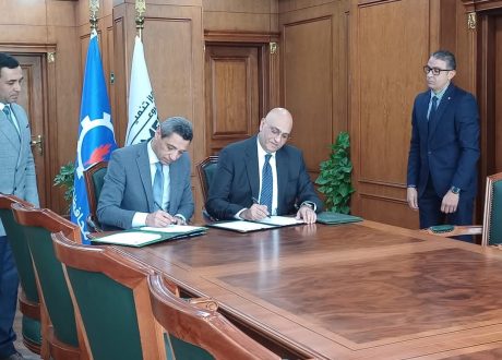 ” تنمية المشروعات” يمول 100 تاكسي جديد بالتعاون مع محافظة السويس وشركة التعاون للبترول وشركة مصر للبترول