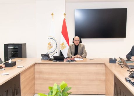 وزير الري  : ضرورة الإلتزام التام بالإشتراطات التي تحقق الإدارة الرشيدة للمخزون الجوفي وتمنع السحب الجائر من الخزانات الجوفية