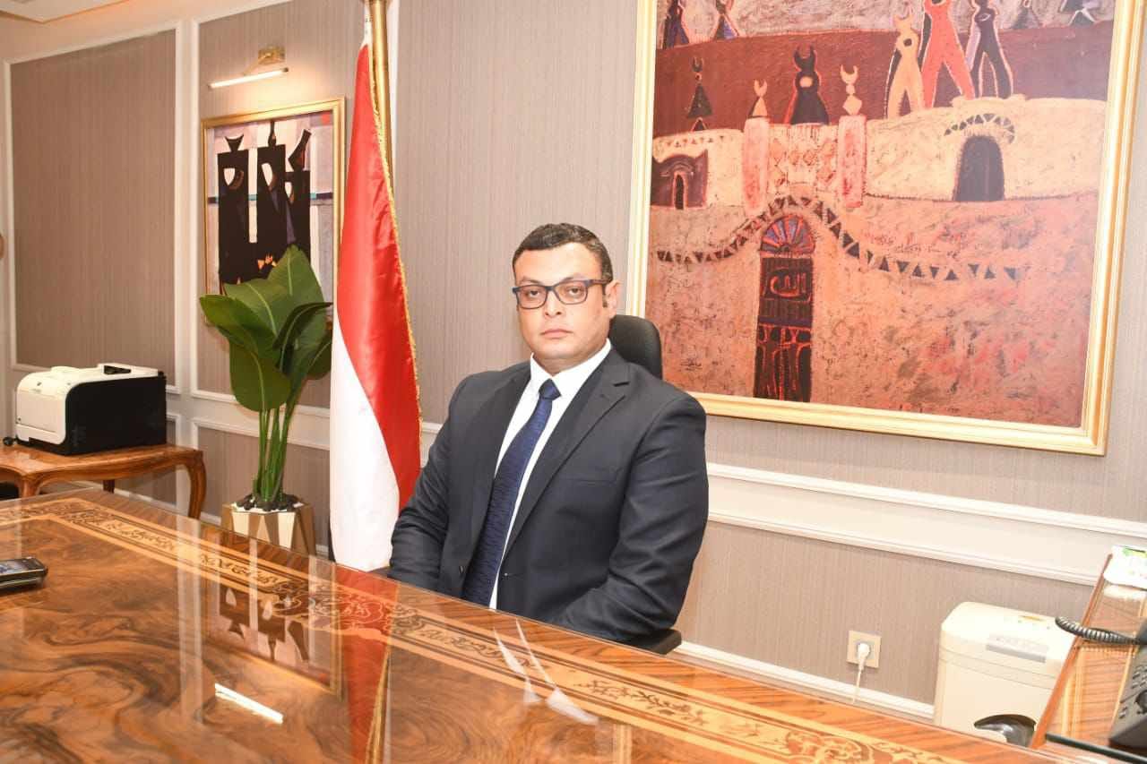 وزير الإسكان يتابع سير العمل بمشروعات رفع كفاءة وتطوير الطرق بعدة مدن جديدة