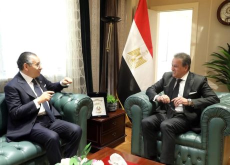  وزير الصحة يبحث مع رئيس “سان دوناتو” فرص الاستثمار في القطاع الطبي