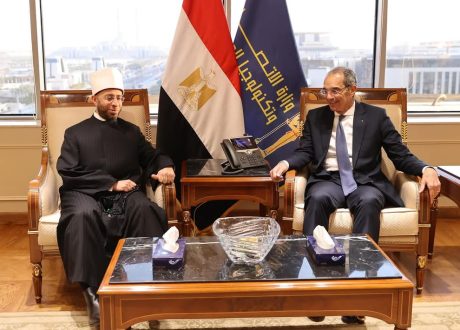 بالتعاون بين وزارتى الاتصالات و الأوقاف.. إطلاق 3 خدمات لتمكين المواطنين من التبرع بسهولة عبر منصة “مصر الرقمية” بدون مصاريف إدارية 