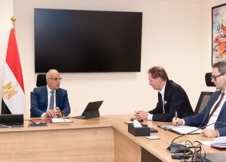 وزير الري  يلتقى رئيس قسم الشرق الأوسط وشمال أفريقيا بوزارة التعاون الاقتصادي والتنمية الألمانية
