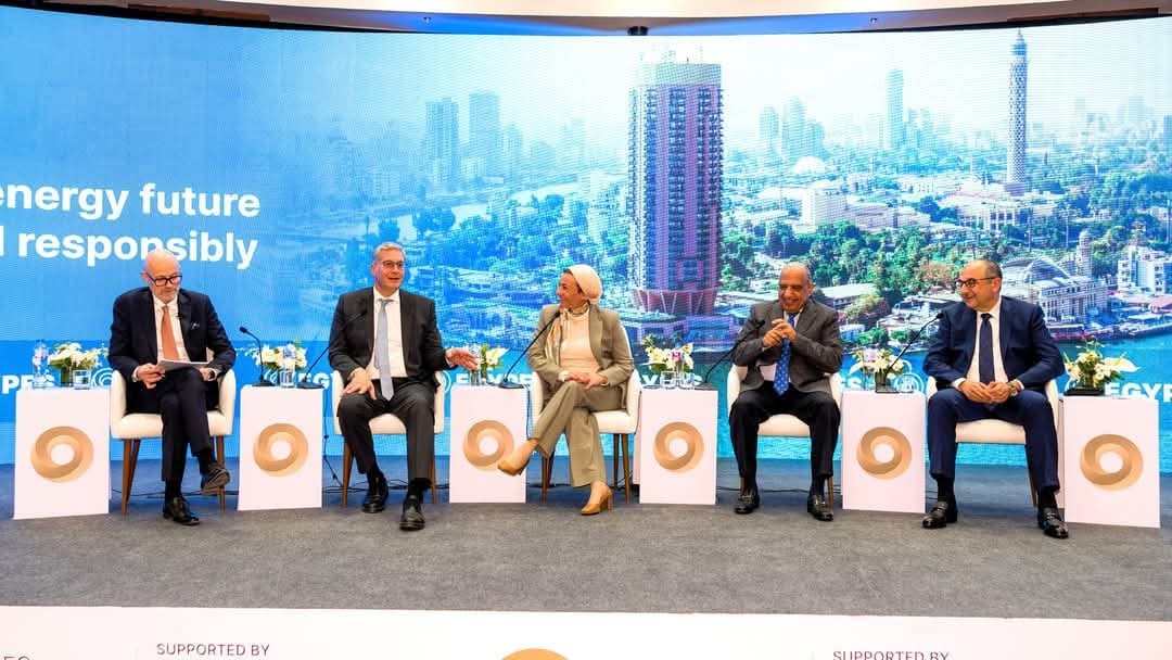 وزراء البترول والثروة المعدنية والكهرباء والطاقة المتجددة والبيئة وقطاع الأعمال العام يشاركون في جلسة جوارية بمؤتمر مصر الدولى للطاقة