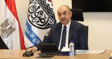 وزير قطاع الأعمال العام يجتمع برؤساء الشركات القابضة لمتابعة تنفيذ خطط العمل ومشروعات التطوير