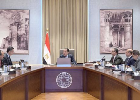 “مدبولي” يُتابع مع وزير التموين جهود حوكمة منظومة الدعم