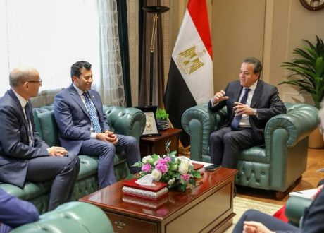 “وزير الصحة” يعقد اجتماعا مع وزير الشباب والرياضة و رئيس الاتحاد الدولي للرياضات الجامعية لمناقشة سبل التعاون المشترك