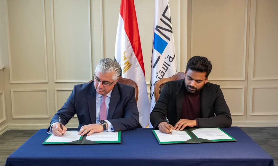 باستثمارات 5 مليون دولار..اقتصادية قناة السويس توقع اتفاقية مع شركة “فولكوف” الهندية لإنشاء مصنع في منطقة شرق الإسماعيلية
