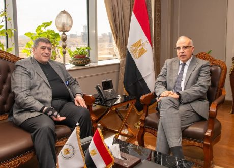 “وزير الري” يلتقى أمين عام الجمعية العربية لمرافق المياه لبحث تعزيز التعاون بين الوزارة و الجمعية فى مجال إدارة المياه