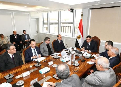 “وزير الإسكان” يتابع سير العمل بقطاعات هيئة المجتمعات العمرانية الجديدة وخطط العمل المستقبلية