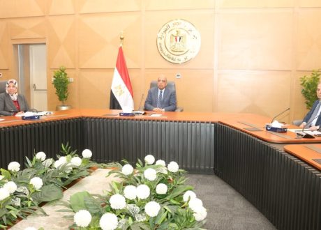 وزير الكهرباء يتابع تطوير أداء شركة مصر الوسطى لتوزيع الكهرباء وتحسين جودة الخدمة