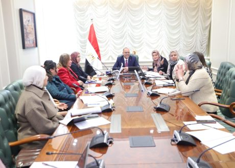 وزارة العمل تناقش الخطة الوطنية لتعزيز المساواة بين الجنسين في مجال العمل