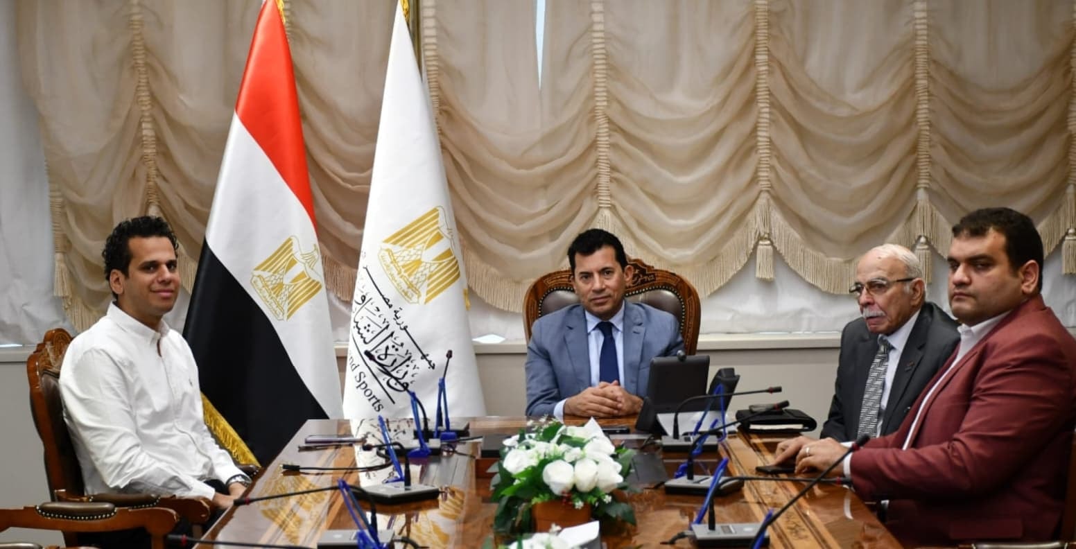 وزير الرياضة يناقش تفعيل مشروع الجينوم الرياضي لتطوير أداء المنتخبات الوطنية