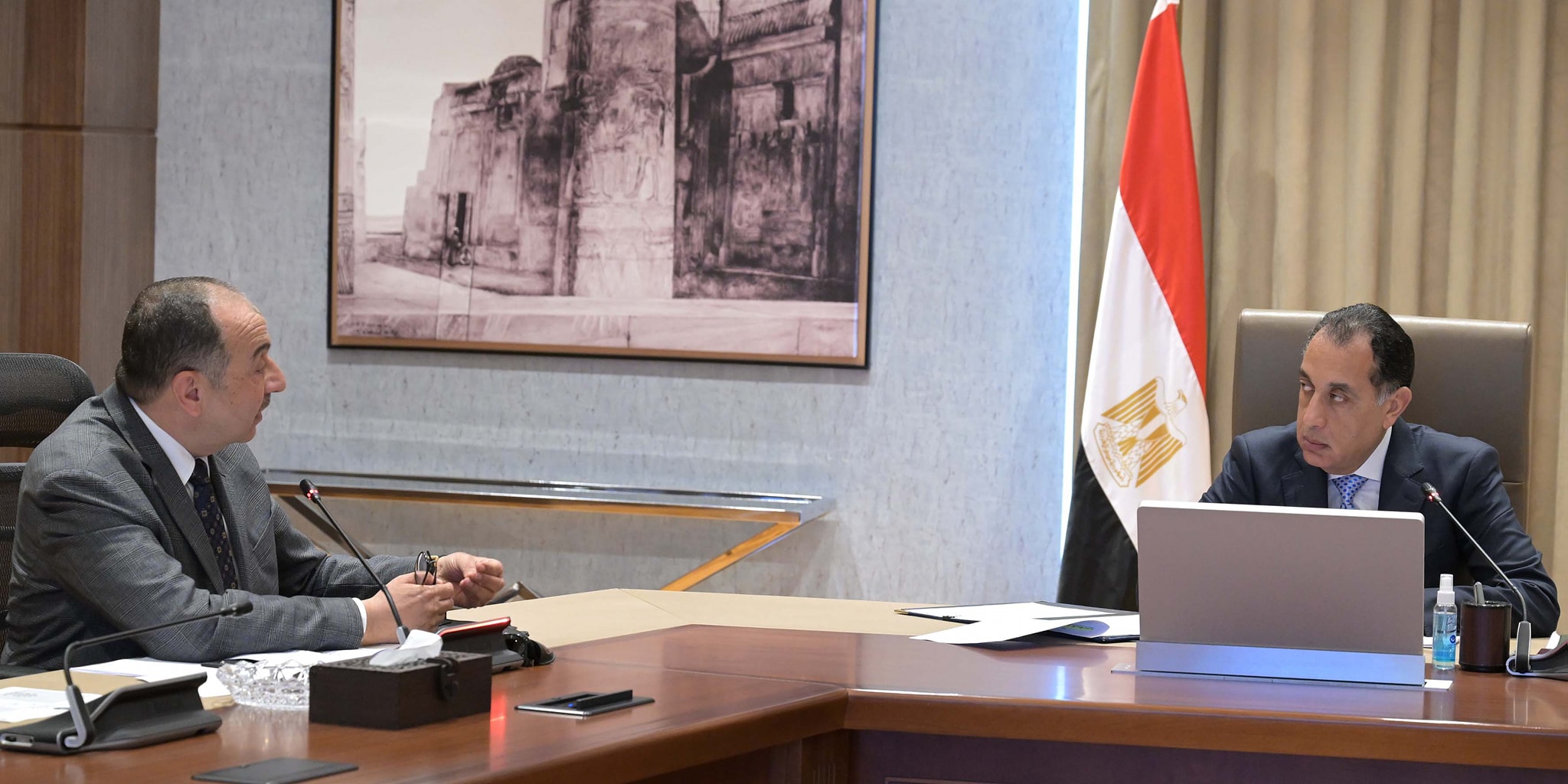 رئيس الوزراء يستعرض خطوات واجراءات الاستغلال الأمثل لمبني قصر القطن بالإسكندرية