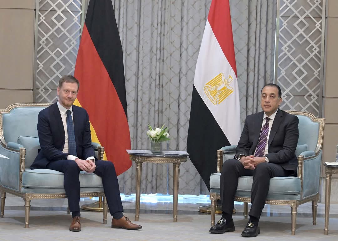 “رئيس الوزراء” يلتقي رئيس وزراء ولاية ساكسونيا الحرة الألمانية لبحث سبل دعم التعاون المُشترك في عدد من الملفات