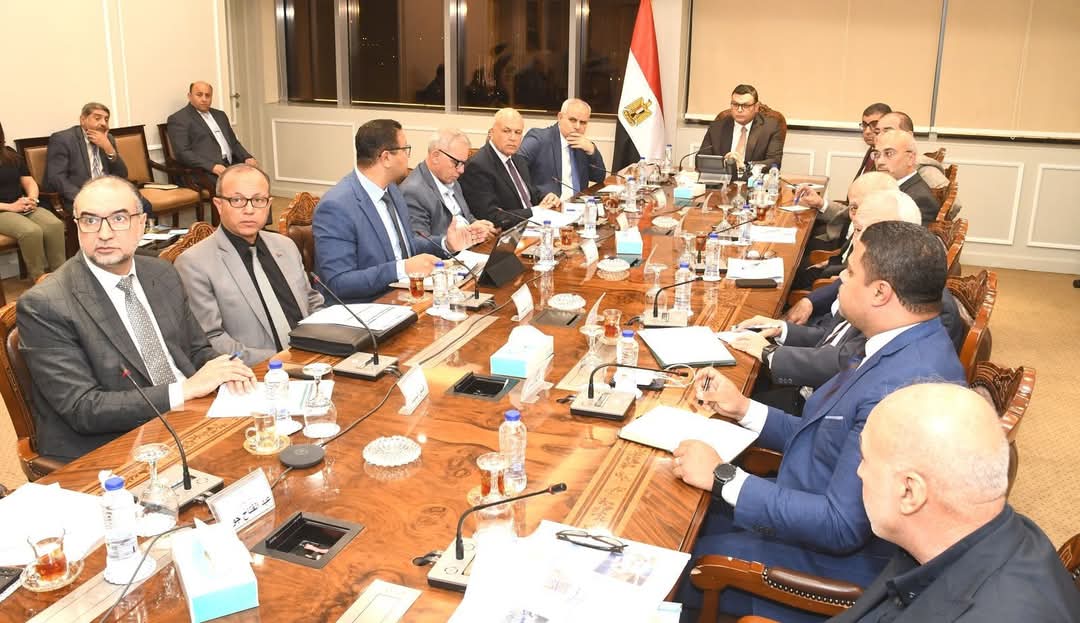 وزير الإسكان يتابع الأعمال الجارية بـ “كمبوند مزارين” بمدينة العلمين الجديدة وموقف تسليم الوحدات بالمشروع